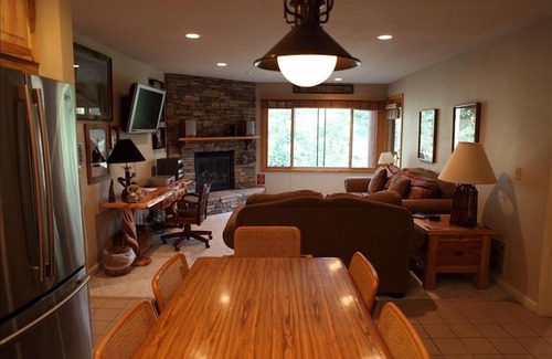 North Park City Condo | Luxury Ski-In/Ski-Out on the Slopes of Park City Mountain Snowflower 2B/2B Condo