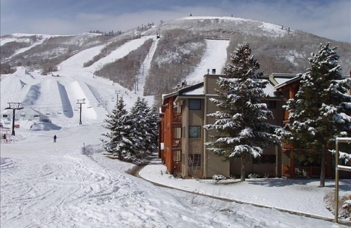 North Park City Condo | Luxury Ski-In/Ski-Out on the Slopes of Park City Mountain Snowflower 2B/2B Condo