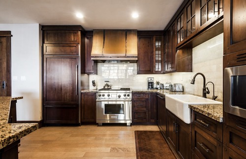Empire Pass Condo | Luxury Ski-In, Ski-Out Arrowleaf Penthouse With Panoramic Views