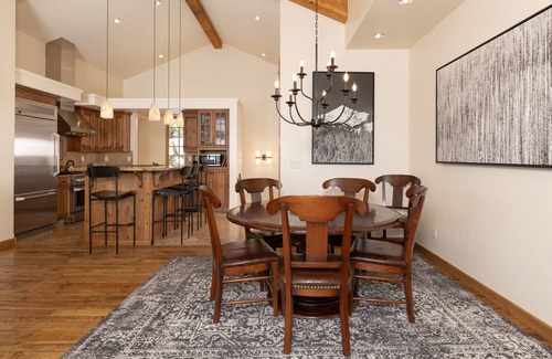 Big Sky Condo | Luxury Ski-in/Ski-out w/Private Hot Tub in Moonlight Basin - Alpine Meadows - The Eagles Nest
