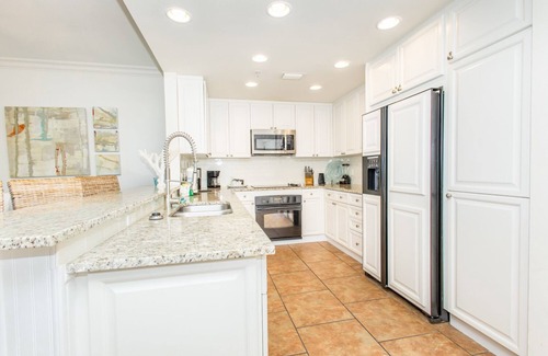 Pensacola Beach Condo | Luxury Sky Home Bay Views Sleeps 7 Balcony Grill