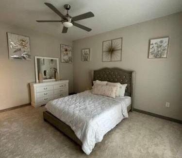 Houston Apartment | Luxury Skyline Escape French Touch Near Galleria