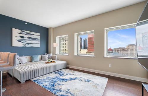 Downtown Pittsburgh Apartment | Luxury Skyline Retreat Pittsburgh