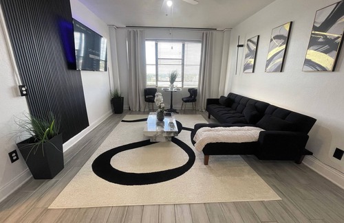 Downtown Jacksonville Condo | Luxury Skyrise Condo Downtown Jax