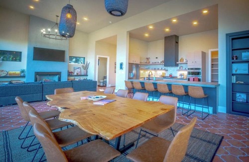 Angel Fire Cabin | Luxury Slopeside Mountain Top Retreat in Angel Fire with WiFi