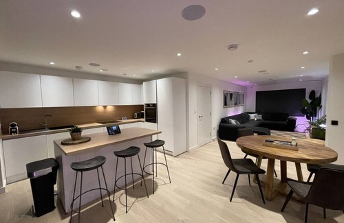 Lusty Glaze House | Luxury Smart Eco Home in Newquay by Tolcarne beach
