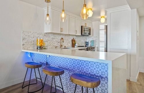 Marina del Rey Condo | Luxury Smart Home w/Gorgeous Waterfront Retreat + Amazing Sunset Views