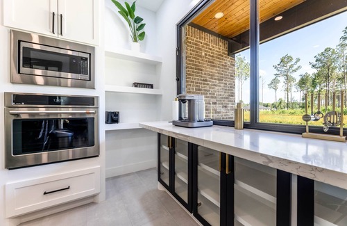 Barrett House | Luxury Smart Home Less Than A Hour From Houston