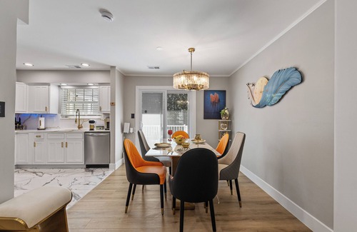 Lake Ridge Condo | Luxury Smart home