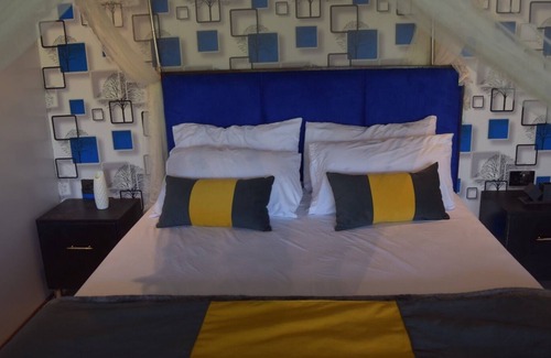 Maasai Mara Cabin | Luxury smart lodge in the Maasai Mara