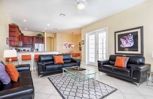 Windsor Hills House | Luxury South Facing Pool Hot Tub Pool Table Air Hockey Gym BBQ 2 Miles to Disney