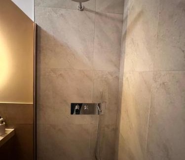 Bodegraven Apartment | Luxury Spa with Sauna, Bath and Cinema Private