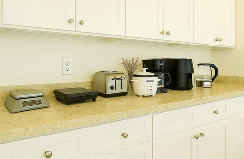 Laguna Hills Condo | Luxury spacious 1 bedroom 10 minutes to beach 5 min to Irvine spectrum