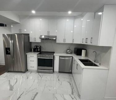 Brampton Apartment | luxury & Spacious 2 bedrooms basement serviced apartment