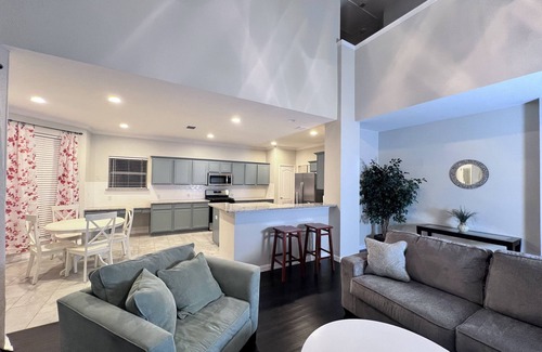 McKinney House | Luxury Spacious 4-BR Retreat with Pool Table, BBQ, and sleep 18