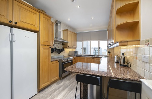 St. Johns Wood Apartment | ' Luxury & Spacious AirCondisioned 4 Bed 4 Bath Apartment '