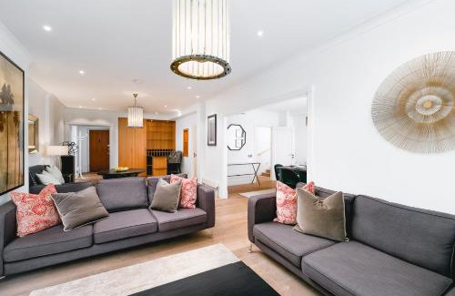 St. Johns Wood Apartment | ' Luxury & Spacious AirConditioned 4 Bed 4 Bath Apartment '