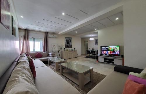 LA GIRONDE Apartment | Luxury Spacious Apartment Midtown Casablanca
