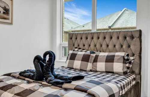 Brampton Apartment | Luxury Spacious Apartment 10 min to Airport Wifi