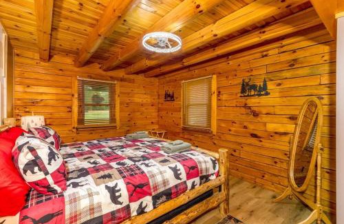 Logan House | Luxury Spacious Cabin Hot Tub, Theater, 5 Acres in Hocking Hills