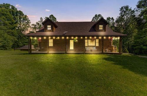 Logan House | Luxury Spacious Cabin Hot Tub, Theater, 5 Acres in Hocking Hills