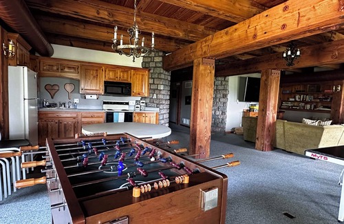 The Galena Territory Cabin | Luxury, spacious lodge, 10 mile views on 300 acre ranch, Trails, Ponds, Animals
