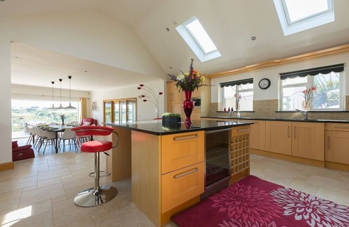 Newquay House | Luxury spacious sea front house with indoor swimming pool