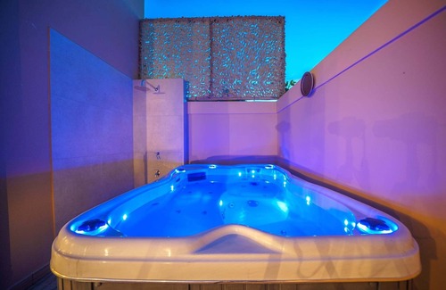 Pigi Villa | Luxury, Spacious Villa with private gym, just 4km from the sandy beach!