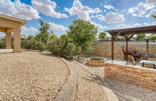 El Paso House | Luxury, spacious with class. take a break sleepin