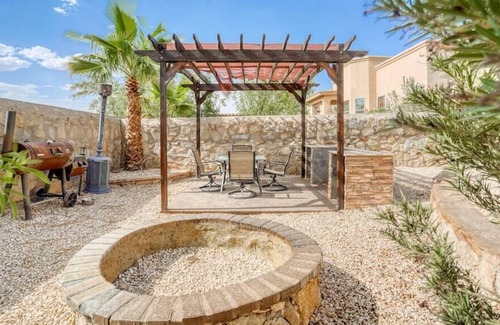El Paso House | Luxury, spacious with class. take a break sleepin