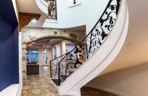 Northside House | Luxury Spanish Style Getaway
