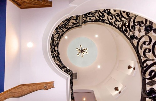 Northside House | Luxury Spanish Style Getaway