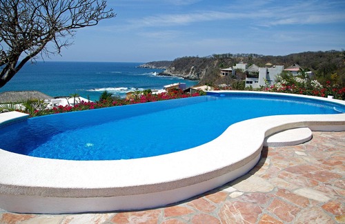 Salchi Villa | Luxury, Spectacular views & beach in a beautiful bay of Huatulco. Private pool.
