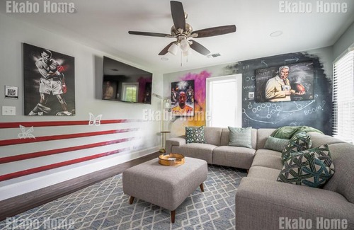 Marietta House | Luxury Sports Art Gallery - 15 mins to ATL Battery