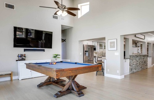 Causeway Isles House | Luxury St. Petersburg Home w/Pool + Bay Access!