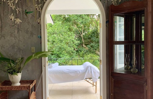 Montego Bay Villa | Luxury staffed villa, including staff tips, driver, and beach club