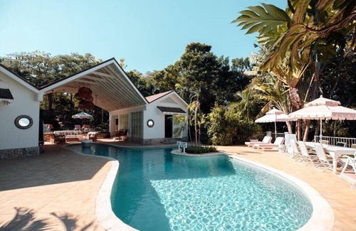 Montego Bay Villa | Luxury staffed villa, including staff tips, driver, and beach club
