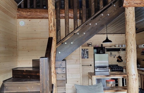 Nordegg Cabin | Luxury Stargazer Cottage - Joby Chungo