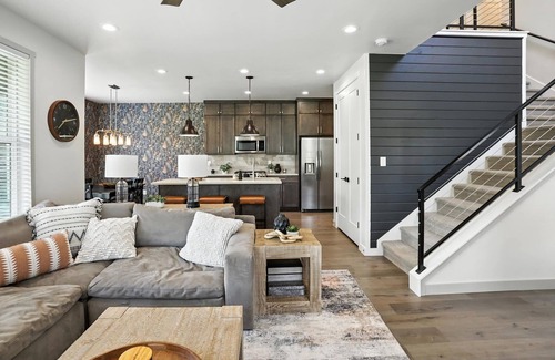 Deer Mountain House | Luxury Stay: Hot Tub-Games-Arcade & Balcony Views