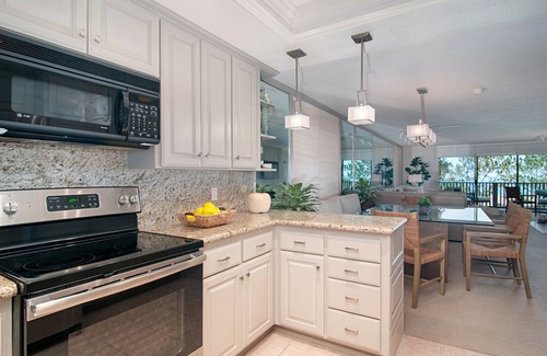 Del Mar Condo | Luxury Stay in the Heart of Olde Del Mar. Spectacular Ocean Views. LOCATION!