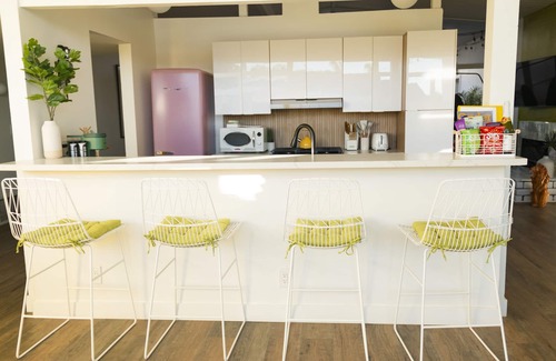 Loma Alta House | Luxury Stay: King Bed, Hot Tub, Game Room, Outdoor Dining, 5 Miles from Beach