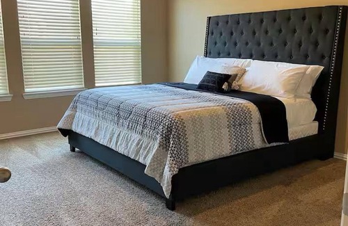 Humble Hotel | Luxury Stay - Near Houston Airport