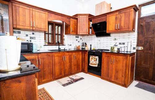 Eravur Pattu House | Luxury Stay Near Pasikuda