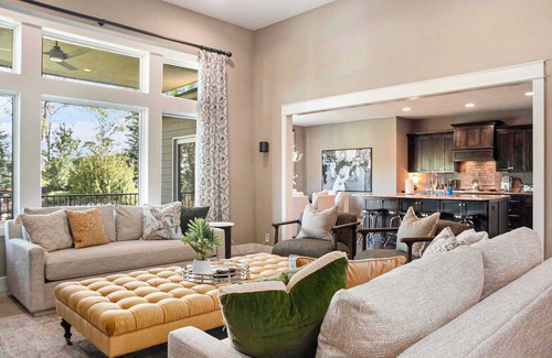 Elkhorn House | Luxury Stay with Golf Simulator and 3 King Bedrooms!