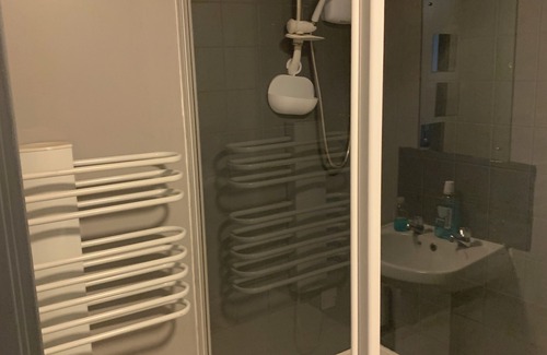 Leicester City Centre Apartment | Luxury Stay with Sauna, Gym, and Pool in Leicester