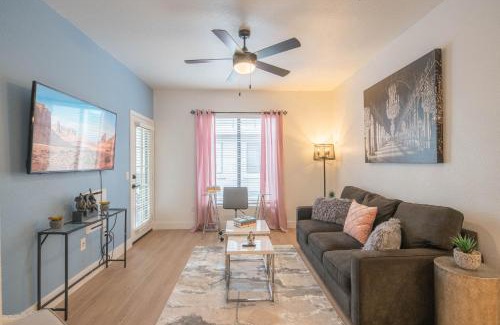 Kierland Apartment | Luxury Stay with Workspace & Private Pool N268