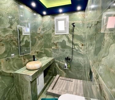 Nea Mesagkala Apartment | LUXURY STUDIO 2 FIRSTLINE SEA BY MAKHOME