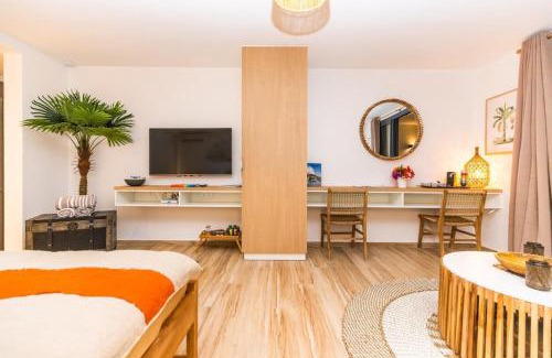 Orient Bay Apartment | Luxury Studio 6 Alamanda Resort Orient Bay
