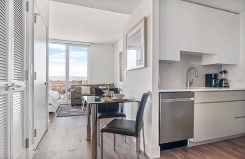 White Plains Apartment | Luxury Studio Apartment | Downtown White Plains | Gym + Clubroom