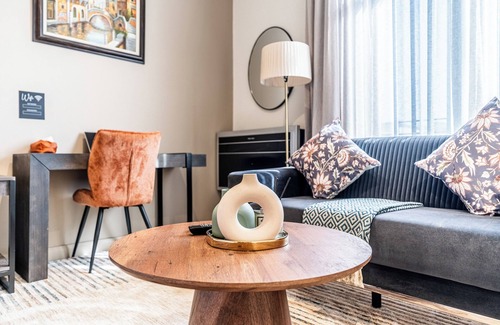 Menlyn Apartment | Luxury Studio Apartment in Menlyn Maine, free parking, 24/7 concierge - 137